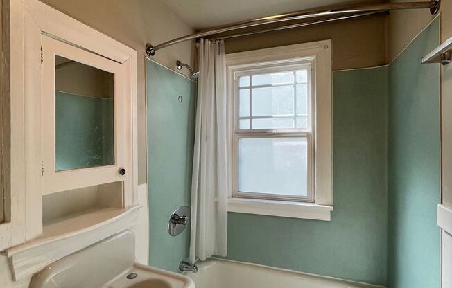 1 bed, 1 bath, $1,395, Unit 103