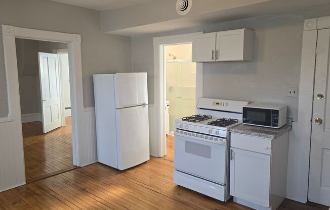 1 bed, 1 bath, $995, Unit 1305-C