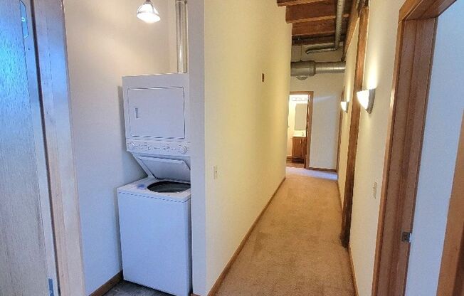 3 beds, 2 baths, 1,360 sqft, $2,800, Unit 307