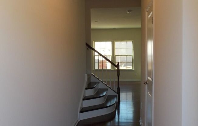 Convenient 3 Bed, 2.5 Bath Townhome near Uptown