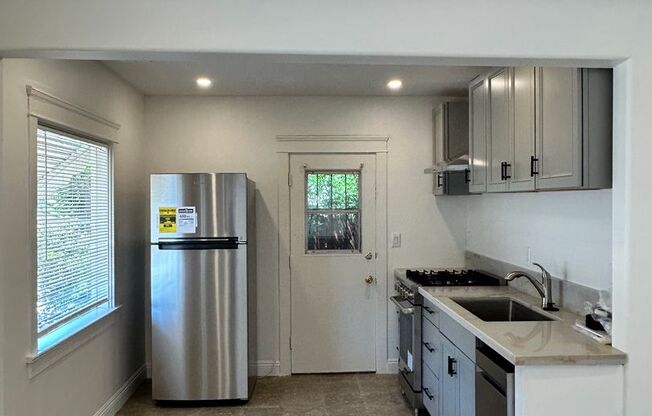 32nd Bungalows