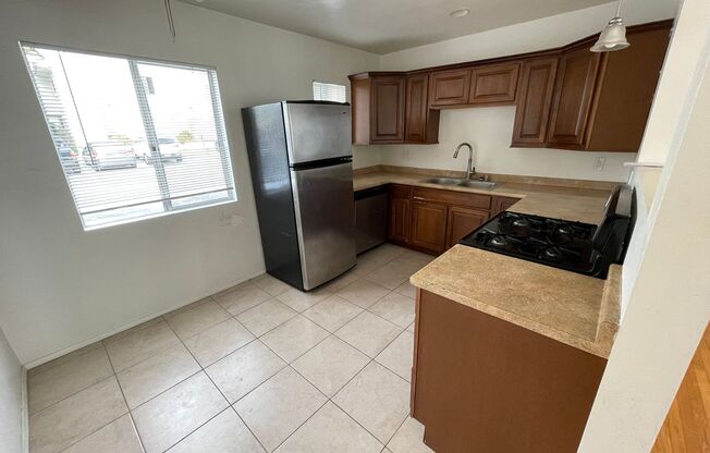 2 beds, 1 bath, $3,095, Unit 962A