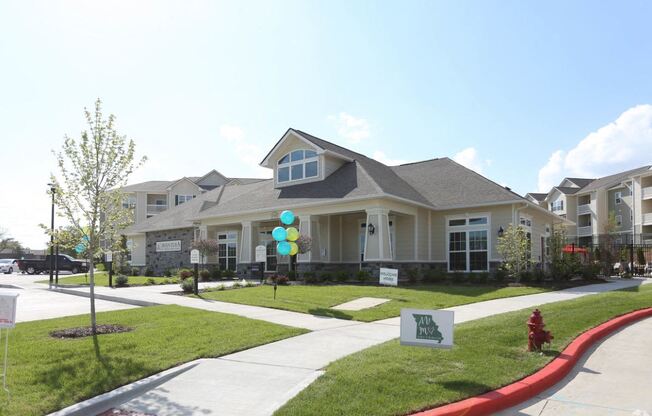 Clubhouse Exterior at Aventura at Maryland Oaks, St. Louis, MO