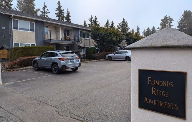 Newly updated 2 Bedroom available in quiet friendly building