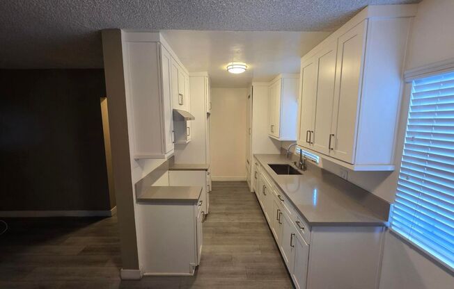 2821 E 65th St.