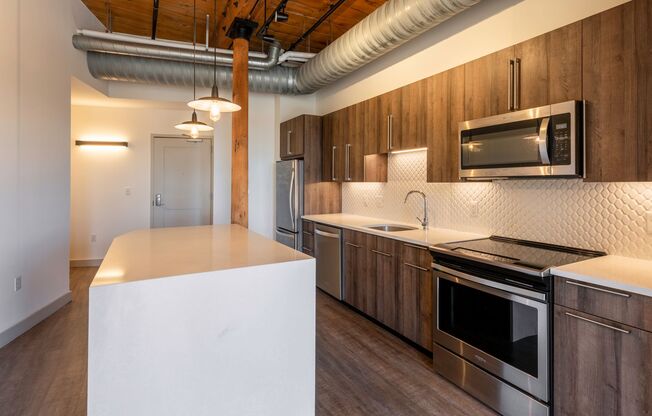 2 beds, 1 bath, 945 sqft, $2,925, Unit 202