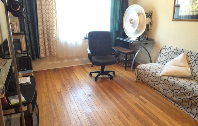 1 bed, 1 bath, 702 sqft, $2,250, Unit 02-042
