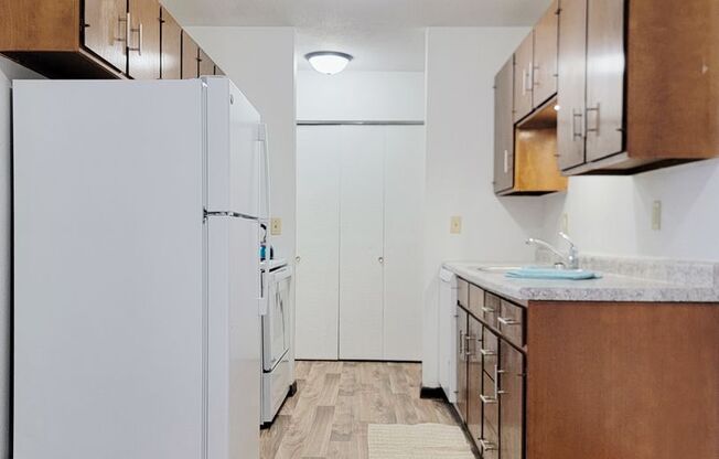 1 bed, 1 bath, 750 sqft, $759, Unit 16