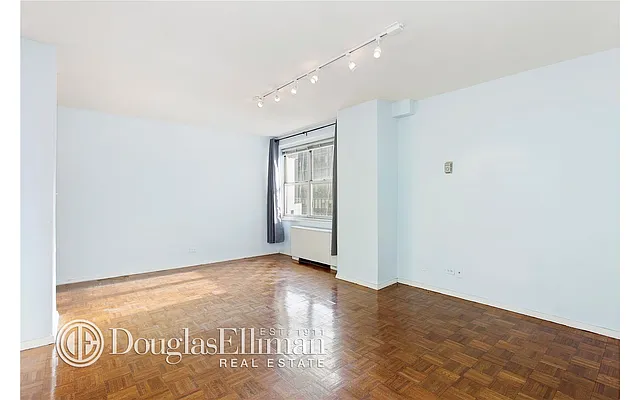 Studio, 1 bath, $3,995, Unit 2020