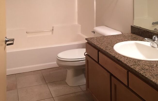 2 beds, 2.5 baths, $2,995, Unit 606 W Main St (Furnished)