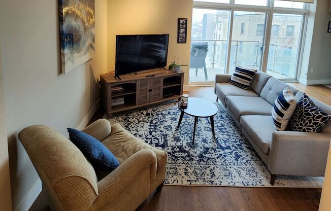 1 bed, 1 bath, 881 sqft, $1,725, Unit 505