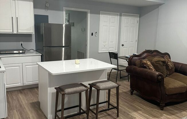 1 bed, 1 bath, $1,400