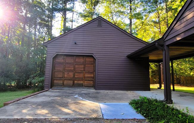 Remodeled secluded wooded oasis off of Qualla Road with handicap access