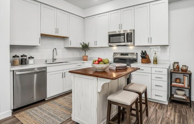 1 bed, 1 bath, 692 sqft, $1,545, Unit 102