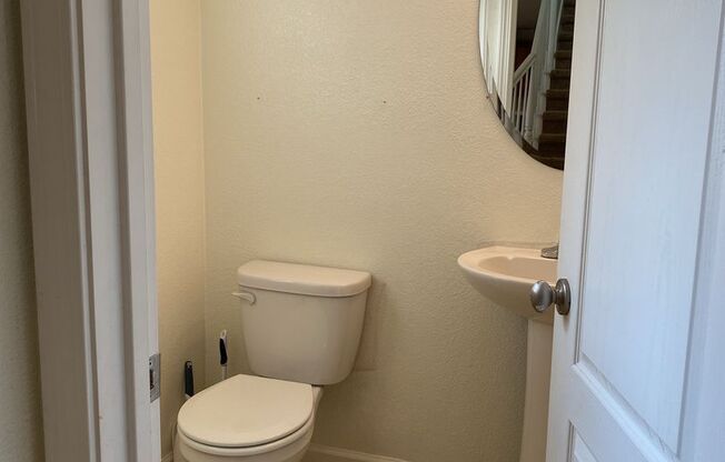3 beds, 2.5 baths, $2,675, Unit #3014