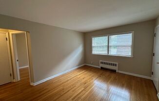 Cozy 1BR in Riverwest $895 – Heat Included | Hardwood Floors | Storage + Laundry
