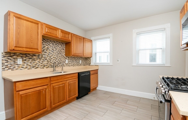 32 VICTORY RD