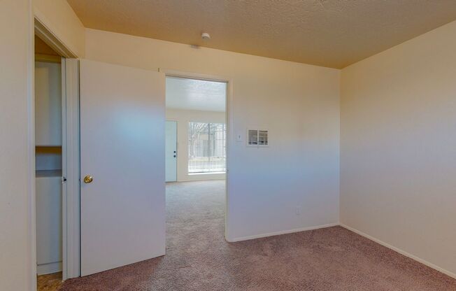 1 bed, 1 bath, 500 sqft, $825, Unit Unit 13