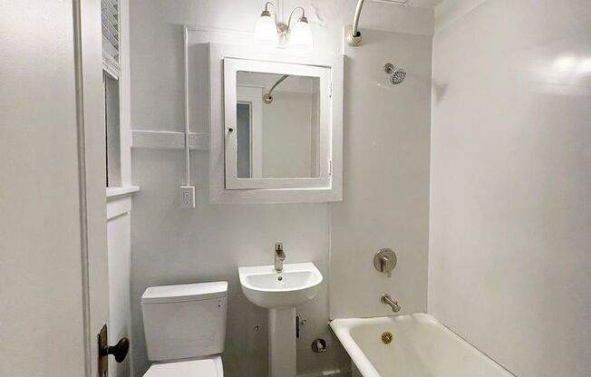 1 bed, 1 bath, 475 sqft, $1,500, Unit Unit 04