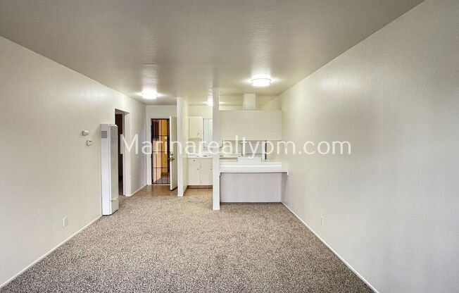 2 beds, 1 bath, 885 sqft, $1,900, Unit #7