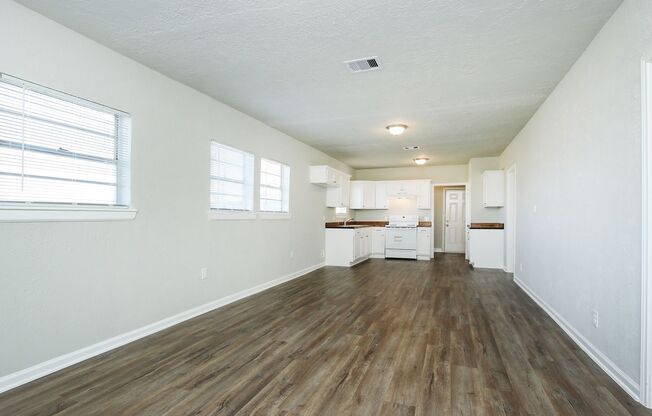Move in special! 1/2 off 1st months rent!