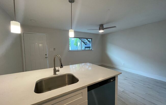 1 bed, 1 bath, 625 sqft, $1,229, Unit 1528-01