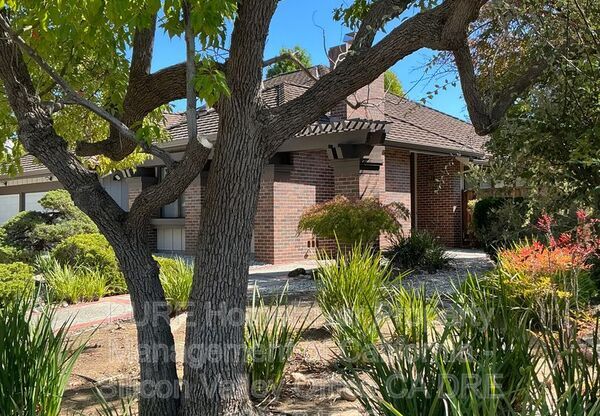 10180 BYERLY CT