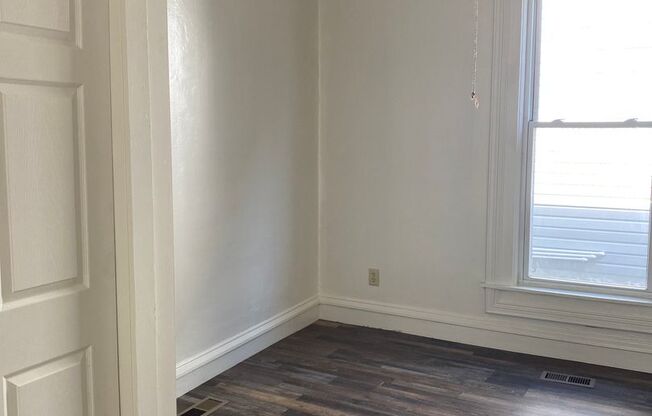 1 bed, 1 bath, $1,050, Unit 525 S. 9th St. #2