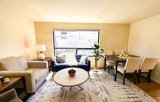 2 beds, 1 bath, 648 sqft, $2,195, Unit 205