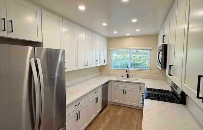 3 beds, 2 baths, 1,400 sqft, $3,295, Unit 10