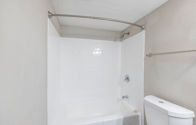 2 beds, 2.5 baths, 1,218 sqft, $1,395, Unit 2-22F