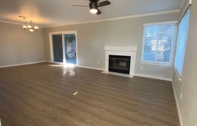 Nice Roseville home - available May 1st