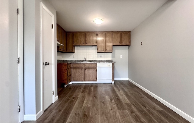 3 OLD COLONY LN