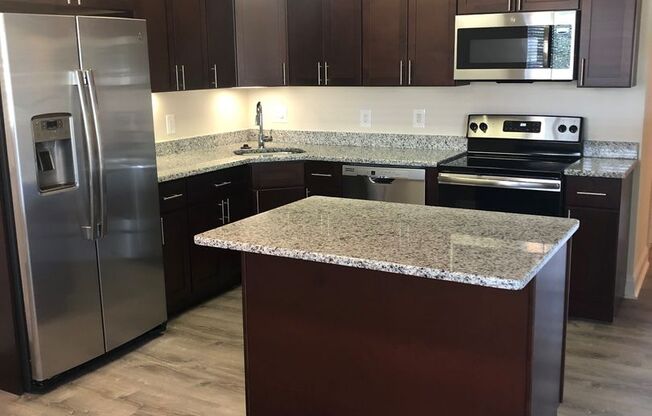 2 beds, 1 bath, 863 sqft, $2,100, Unit 5339 #5