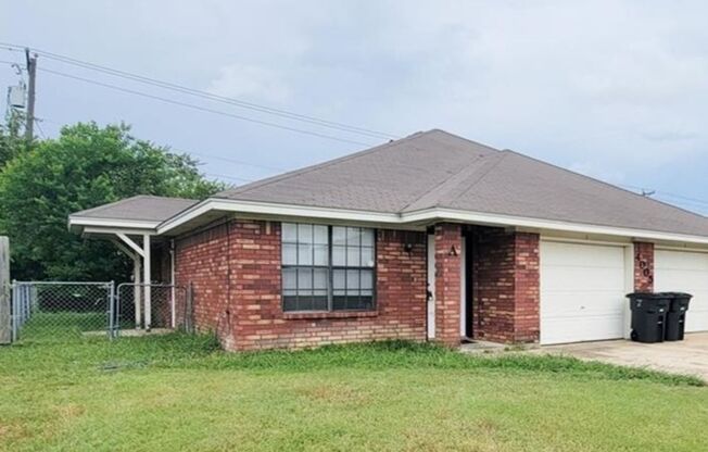 3 Bed / 2 Bath Duplex in Killeen with Fenced Backyard