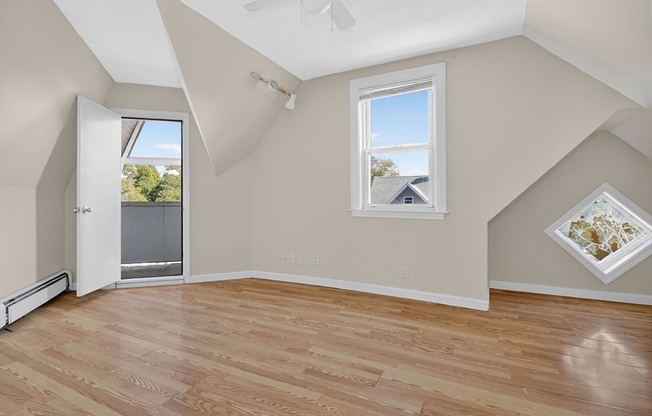 4 beds, 1 bath, 1,285 sqft, $3,000, Unit 2