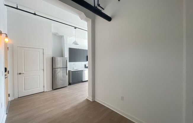 1 bed, 1 bath, 697 sqft, $1,395, Unit Unit 104