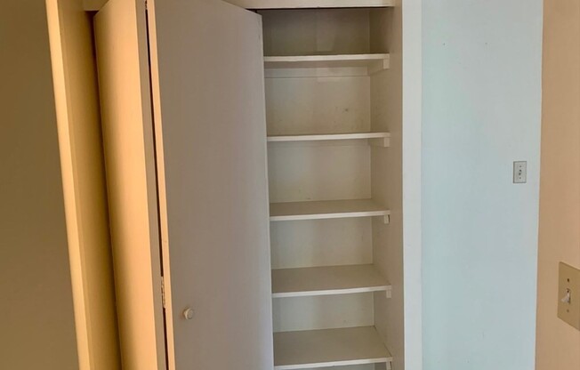 1 bed, 1 bath, 725 sqft, $3,100, Unit 213