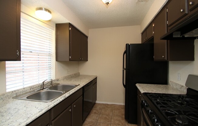 ***MOVE IN SPECIALS $250 OFF FIRST MONTH'S RENT*** Remodeled South Austin gem with NO CARPET!