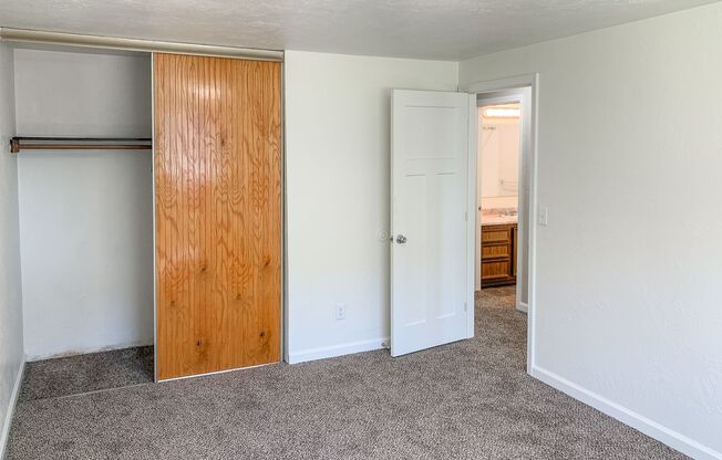 2 beds, 1 bath, 756 sqft, $1,125, Unit 65