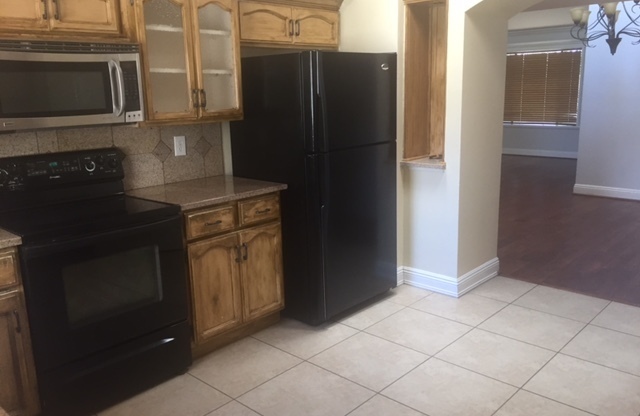 3 beds, 2 baths, $2,000