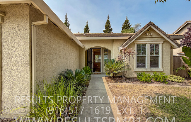 Beautifully upgraded 3 bedroom Home
