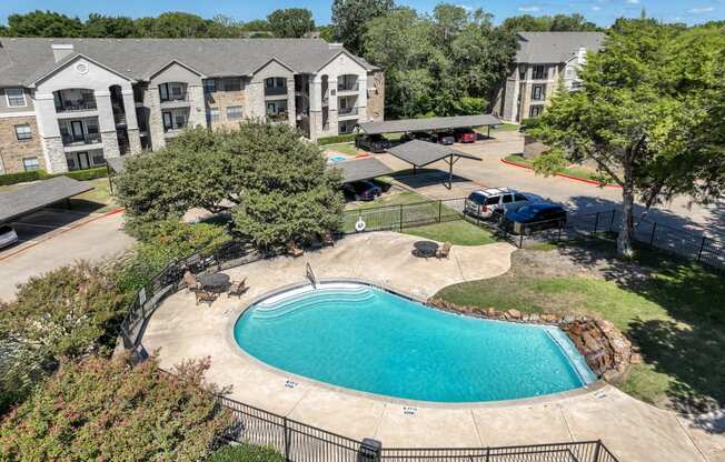 swimming pool at Stoneleigh on Spring Creek apartments