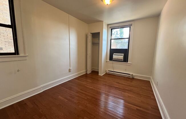 1 bed, 1 bath, 620 sqft, $1,199, Unit 7237 Penn Ave. #1B