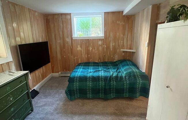 1 bed, 1 bath, $2,500