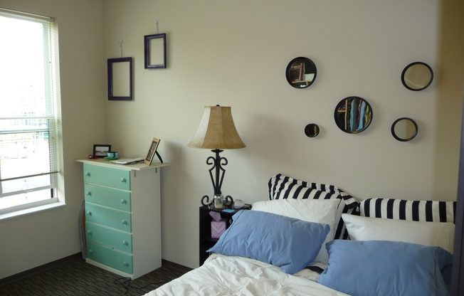 3 beds, 2 baths, 975 sqft, $3,750, Unit #323