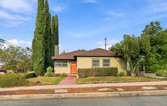 3 beds, 1.5 baths, $4,300