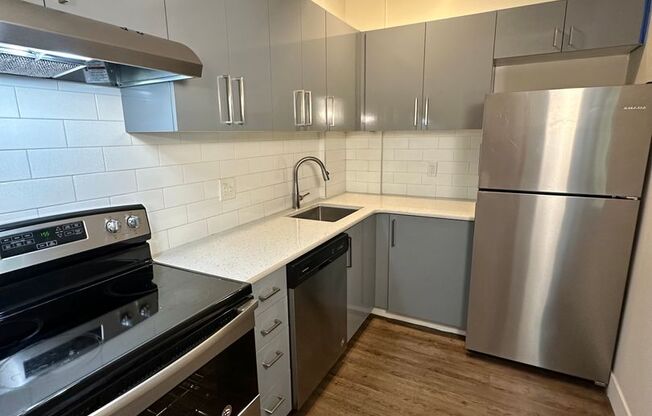 1 bed, 1 bath, 745 sqft, $1,449