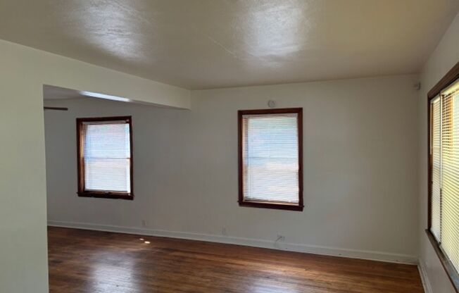 2 beds, 1 bath, $1,209