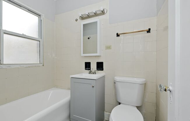 1 bed, 1 bath, $1,800, Unit 949-3